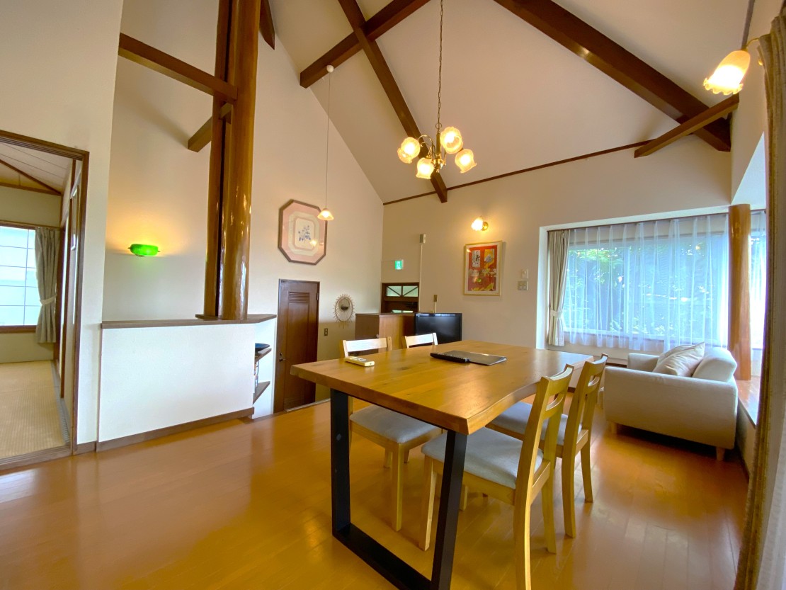 ESPERANCÈ 伊豆｜静岡県・伊豆高原｜リビングダイニング