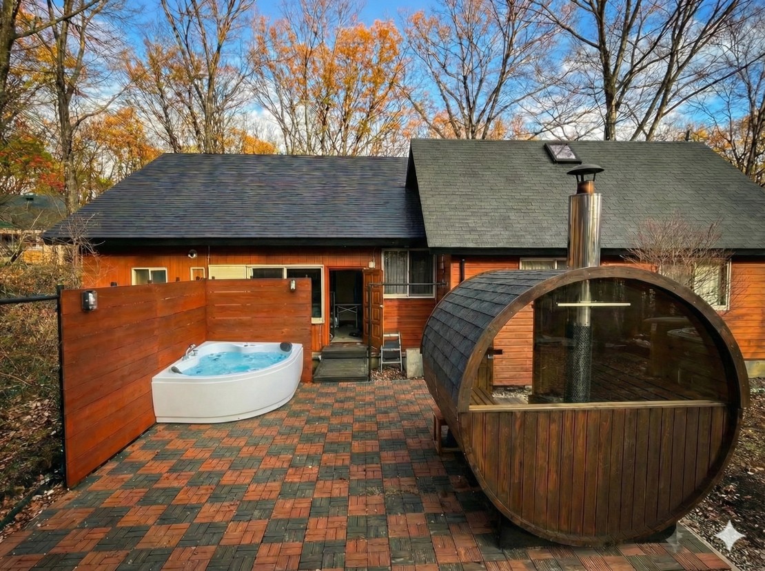 twin villa那須 SAUNA RESORT｜栃木県・那須・板室｜“ととのう”エリア：
薪式バレルサウナ（2〜4名）、ジャグジー、水風呂（露天風呂にも）。