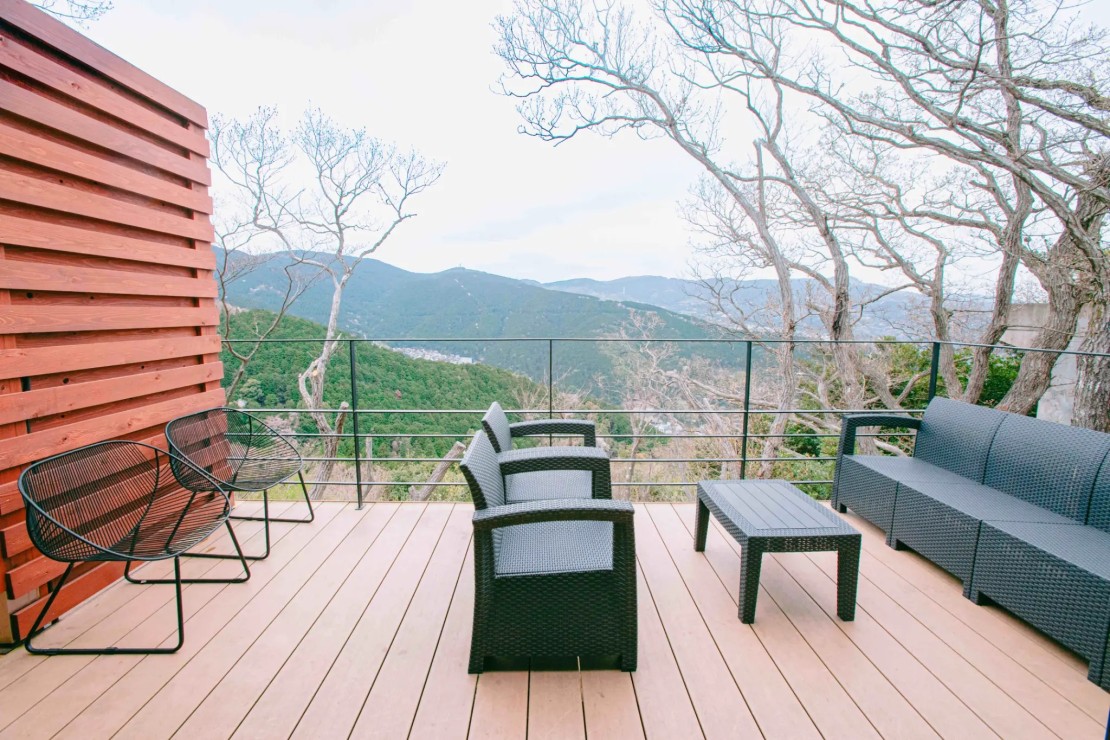富士見テラス（富士見台411）｜静岡県・熱海｜ウッドデッキからの絶景 - 熱海の山々を一望