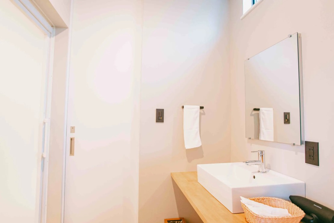 富士見テラス（富士見台411）｜静岡県・熱海｜洗面所 - 広々とした洗面スペース