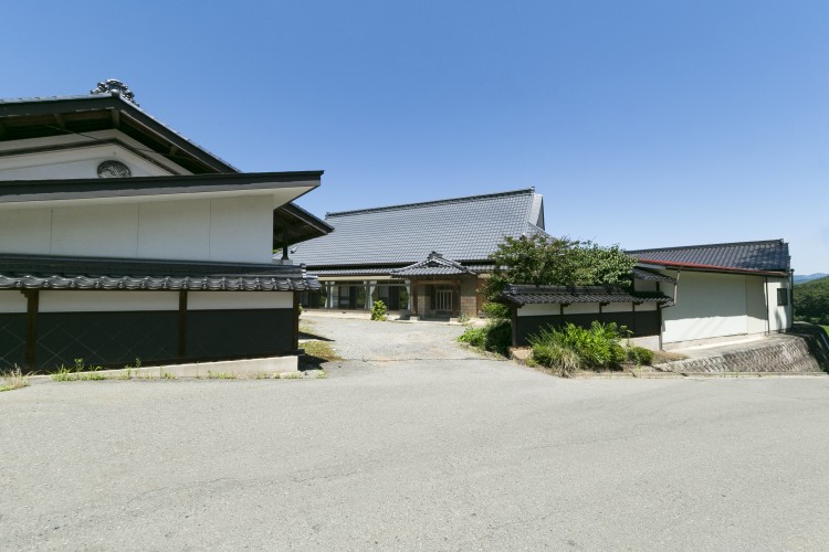 長野県 伊那・駒ヶ根・飯田・昼神のコテージ｜俵屋-大きな屋根の家-の写真：信州で1番大きな古民家貸別荘