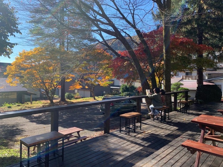 群馬県 水上・月夜野・猿ヶ京・法師のコテージ｜Tanigawa Valley Lodge & Coffee Roasteryの写真：ロッジのテラス