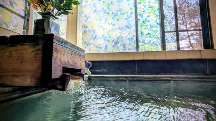 群馬県 草津・尻焼・花敷のコテージ｜草津温泉源泉かけ流し別荘　MIKI's HOUSE ミキズハウスの写真：源泉「わたの湯」かけ流し