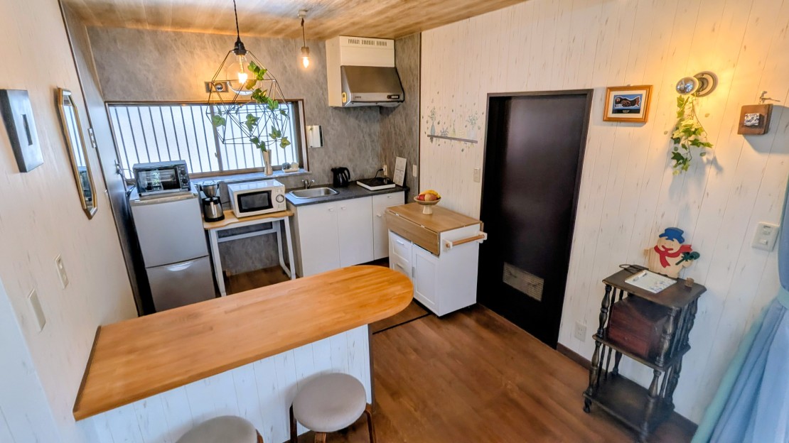 草津温泉源泉かけ流し別荘　MIKI's HOUSE ミキズハウス｜群馬県・草津・尻焼・花敷｜キッチン
基本的な調理器具は揃っています