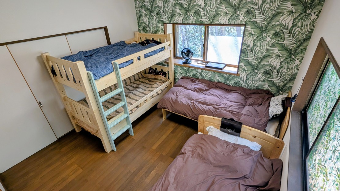 草津温泉源泉かけ流し別荘　MIKI's HOUSE ミキズハウス｜群馬県・草津・尻焼・花敷の間取り写真｜2LDK
シングルベット2台
2段ベッド1台
布団3つ