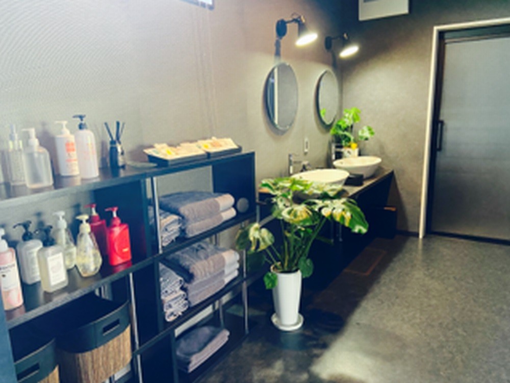 兵庫県 姫路・赤穂・播磨のコテージ｜貸別荘Abendrotの写真：洗面室はアメニティを充実させています。お好きな物をご自由にお使い下さい。